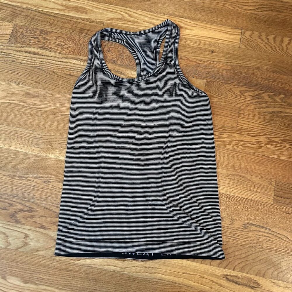 Lululemon Black and White Stripped Swiftly